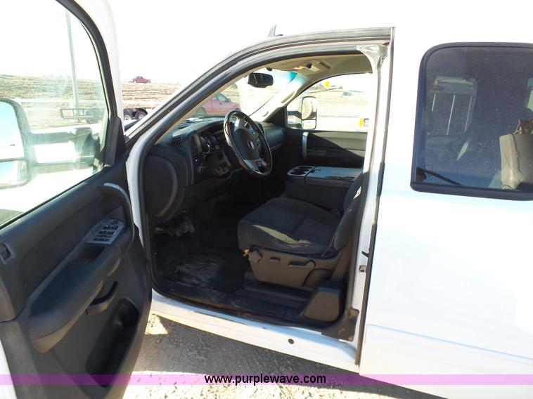 image for item L6796 2009 Chevrolet Silverado 1500 LT Ext. Cab pickup truck