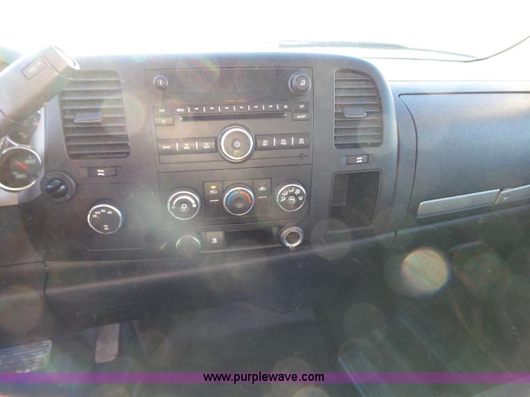 image for item L6796 2009 Chevrolet Silverado 1500 LT Ext. Cab pickup truck