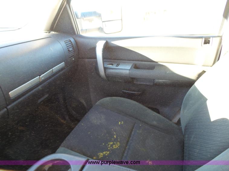 image for item L6796 2009 Chevrolet Silverado 1500 LT Ext. Cab pickup truck