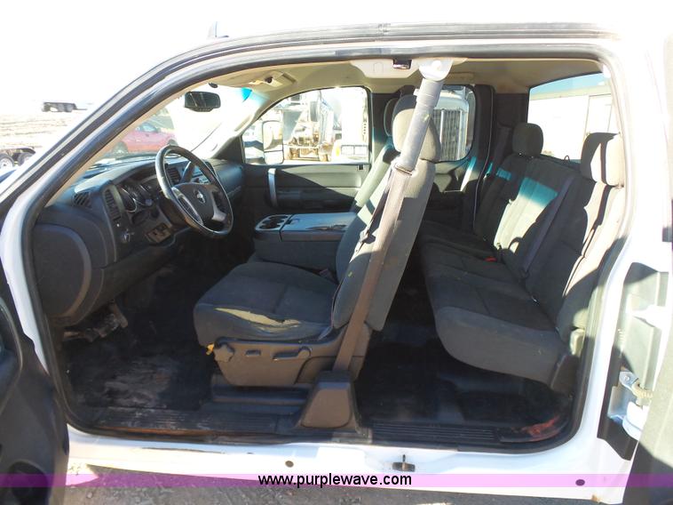 image for item L6796 2009 Chevrolet Silverado 1500 LT Ext. Cab pickup truck