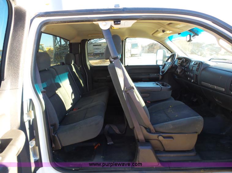 image for item L6796 2009 Chevrolet Silverado 1500 LT Ext. Cab pickup truck