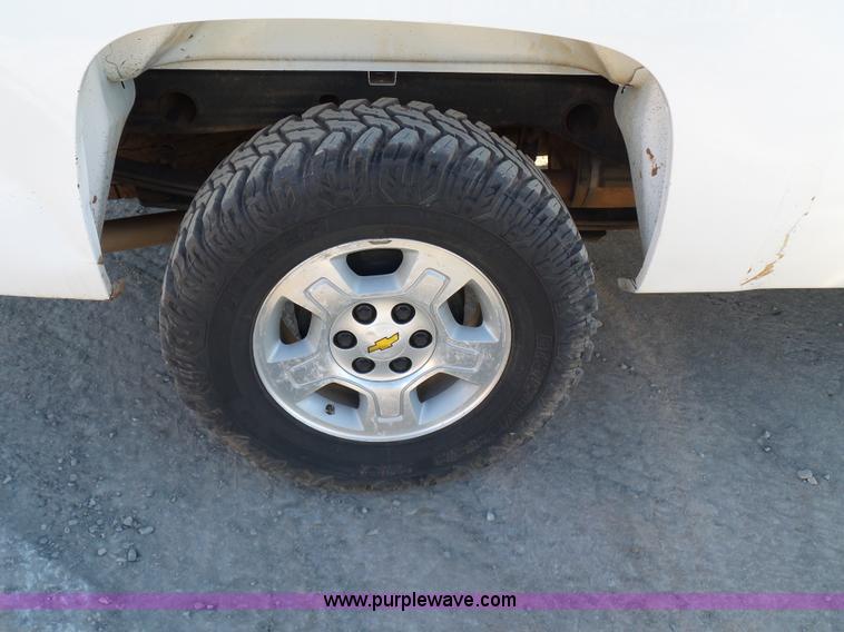 image for item L6796 2009 Chevrolet Silverado 1500 LT Ext. Cab pickup truck