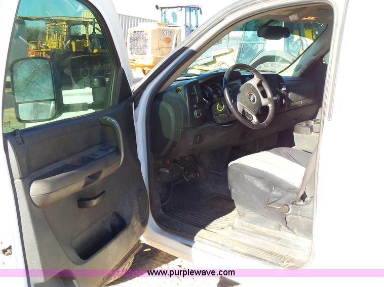 image for item L6797 2009 Chevrolet Silverado 2500HD LT pickup truck