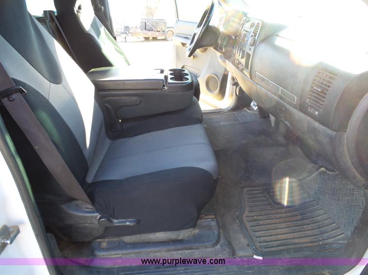 image for item L6797 2009 Chevrolet Silverado 2500HD LT pickup truck