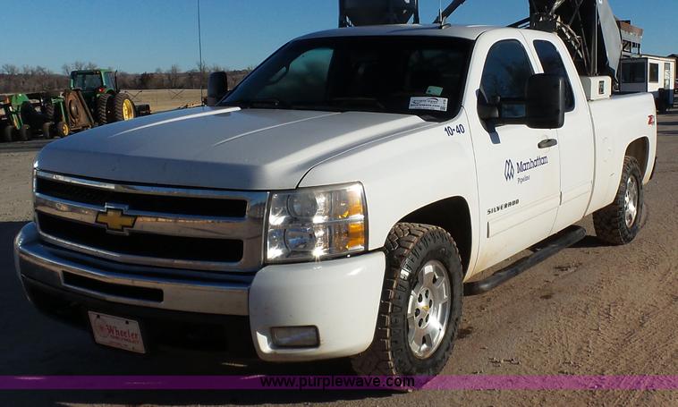 image for item L6798 2010 Chevrolet Silverado 1500 LT Z71 Ext. Cab pickup truck