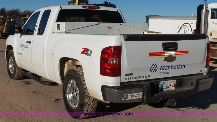 image for item L6798 2010 Chevrolet Silverado 1500 LT Z71 Ext. Cab pickup truck