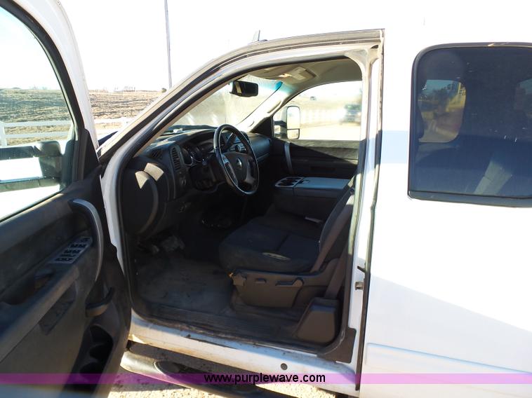 image for item L6798 2010 Chevrolet Silverado 1500 LT Z71 Ext. Cab pickup truck