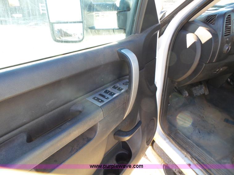 image for item L6798 2010 Chevrolet Silverado 1500 LT Z71 Ext. Cab pickup truck