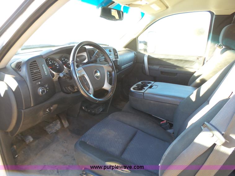 image for item L6798 2010 Chevrolet Silverado 1500 LT Z71 Ext. Cab pickup truck