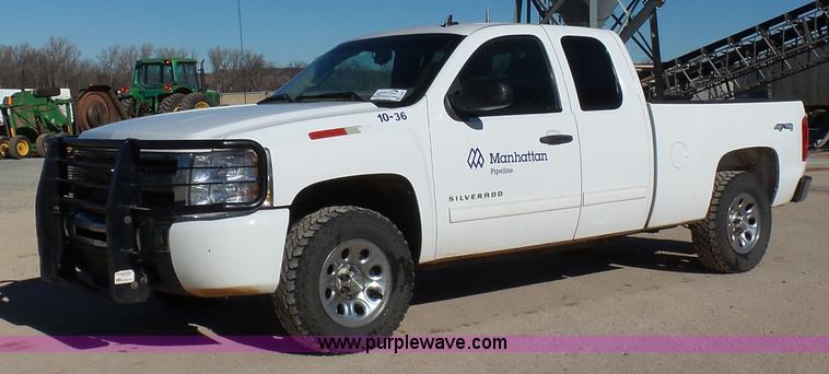 image for item L6801 2011 Chevrolet Silverado 1500 LS Ext. Cab pickup truck