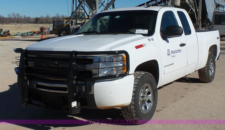 image for item L6801 2011 Chevrolet Silverado 1500 LS Ext. Cab pickup truck