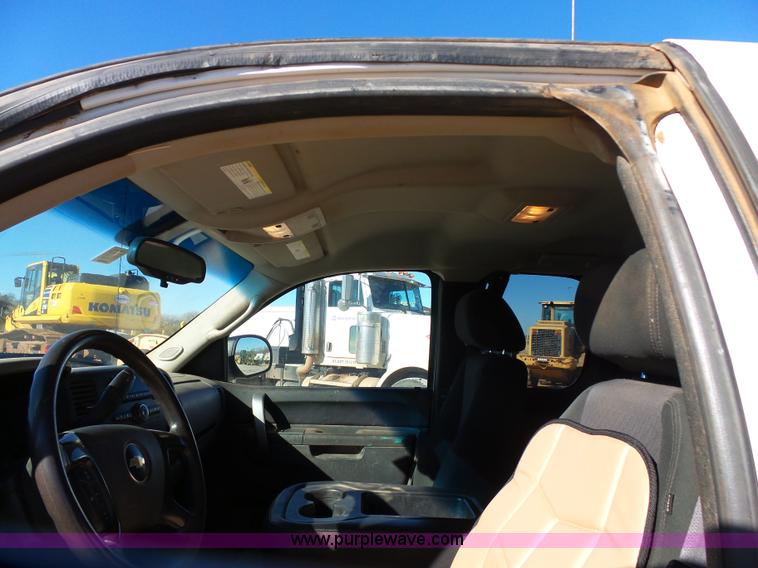 image for item L6801 2011 Chevrolet Silverado 1500 LS Ext. Cab pickup truck