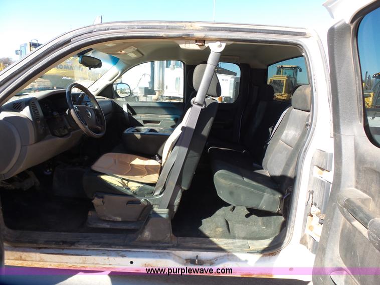 image for item L6801 2011 Chevrolet Silverado 1500 LS Ext. Cab pickup truck