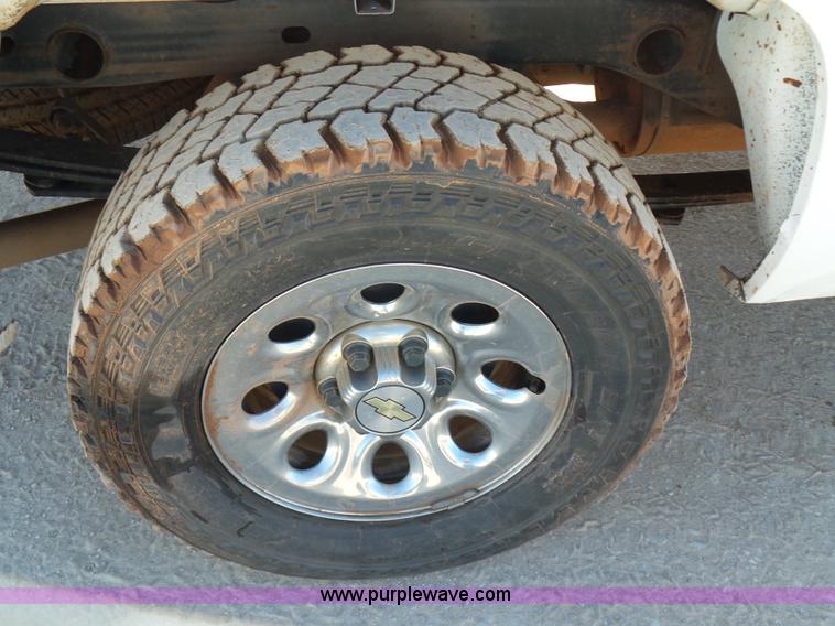 image for item L6801 2011 Chevrolet Silverado 1500 LS Ext. Cab pickup truck