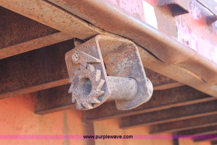 image for item L6802 1984 Dorsey flatbed trailer