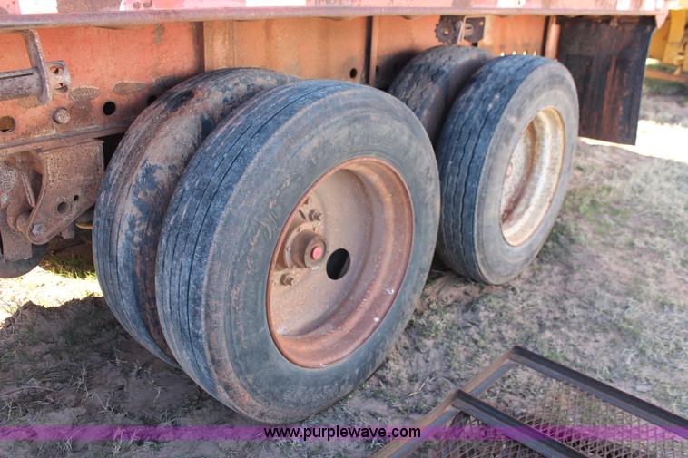 image for item L6802 1984 Dorsey flatbed trailer