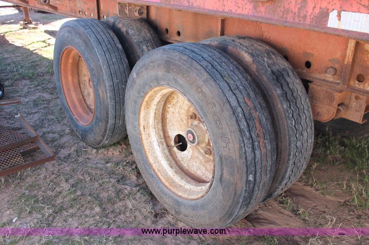 image for item L6802 1984 Dorsey flatbed trailer