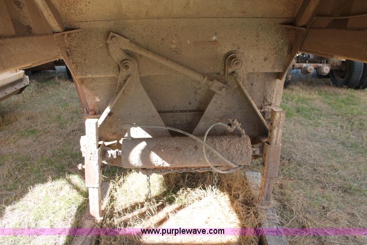 image for item L6805 1993 CPS bottom dump trailer