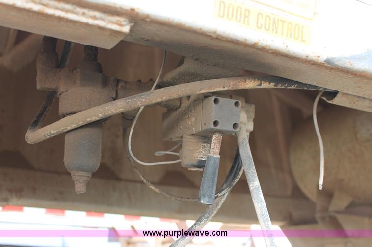 image for item L6805 1993 CPS bottom dump trailer