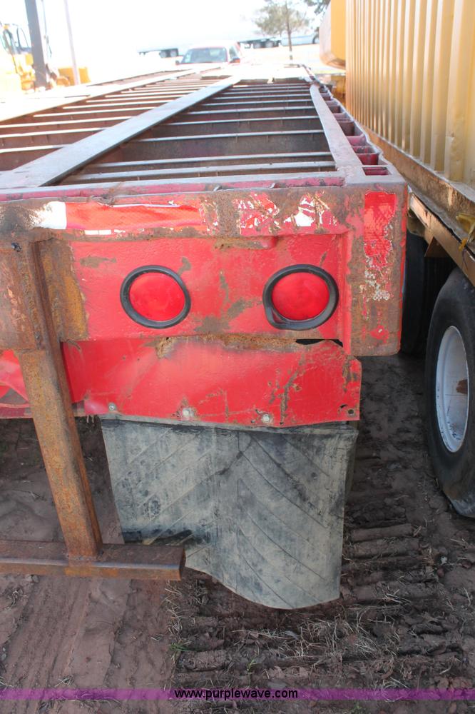 image for item L6806 1980 Great Dane flatbed trailer