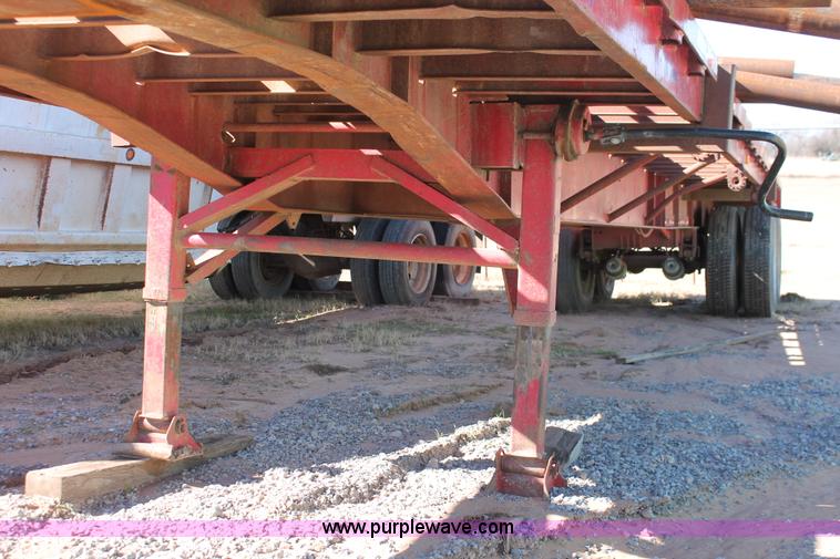 image for item L6806 1980 Great Dane flatbed trailer