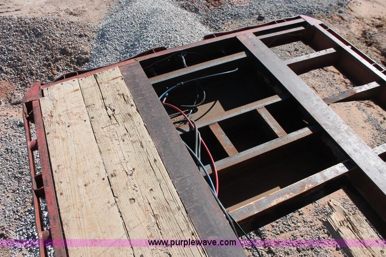 image for item L6806 1980 Great Dane flatbed trailer