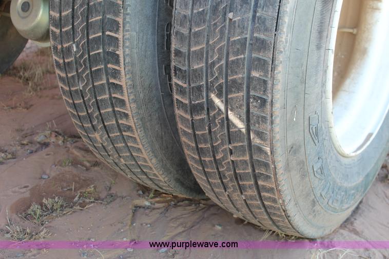 image for item L6806 1980 Great Dane flatbed trailer