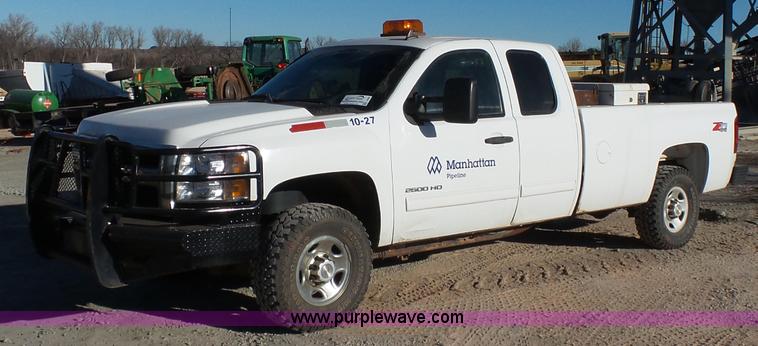 image for item L6809 2010 Chevrolet Silverado 2500HD LT Z71 Ext. Cab pickup truck