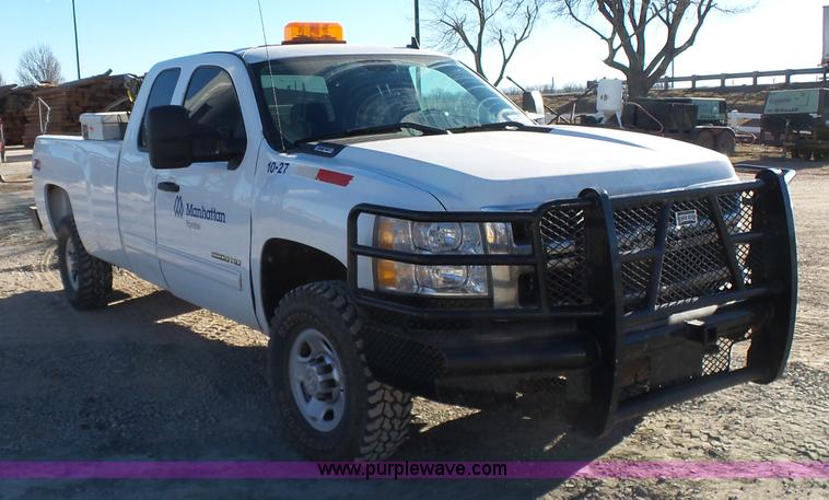 image for item L6809 2010 Chevrolet Silverado 2500HD LT Z71 Ext. Cab pickup truck