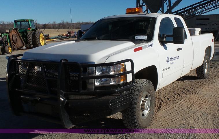 image for item L6809 2010 Chevrolet Silverado 2500HD LT Z71 Ext. Cab pickup truck