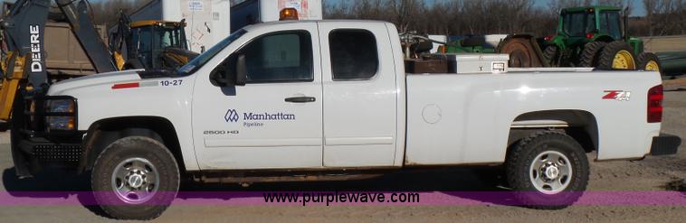 image for item L6809 2010 Chevrolet Silverado 2500HD LT Z71 Ext. Cab pickup truck