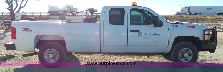 image for item L6809 2010 Chevrolet Silverado 2500HD LT Z71 Ext. Cab pickup truck