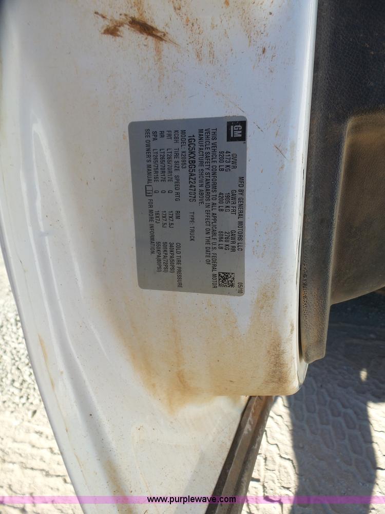 image for item L6809 2010 Chevrolet Silverado 2500HD LT Z71 Ext. Cab pickup truck