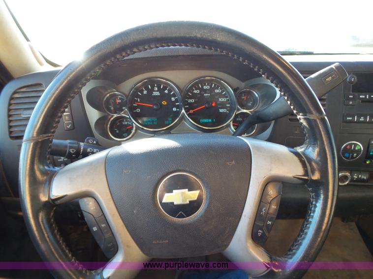 image for item L6809 2010 Chevrolet Silverado 2500HD LT Z71 Ext. Cab pickup truck