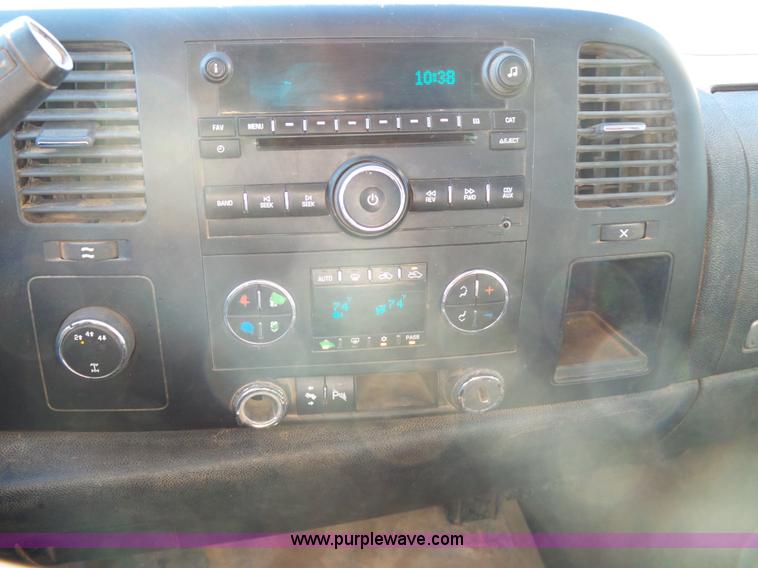 image for item L6809 2010 Chevrolet Silverado 2500HD LT Z71 Ext. Cab pickup truck