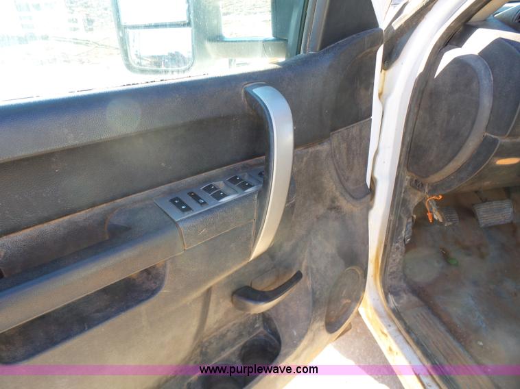 image for item L6809 2010 Chevrolet Silverado 2500HD LT Z71 Ext. Cab pickup truck