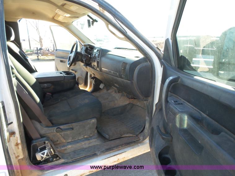 image for item L6809 2010 Chevrolet Silverado 2500HD LT Z71 Ext. Cab pickup truck