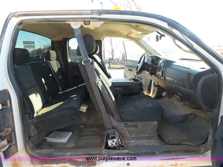 image for item L6809 2010 Chevrolet Silverado 2500HD LT Z71 Ext. Cab pickup truck