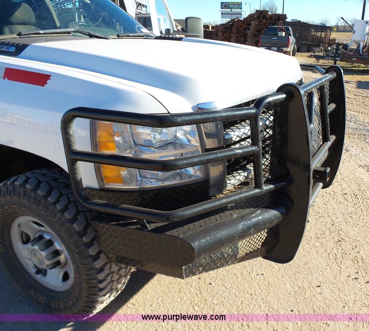 image for item L6809 2010 Chevrolet Silverado 2500HD LT Z71 Ext. Cab pickup truck