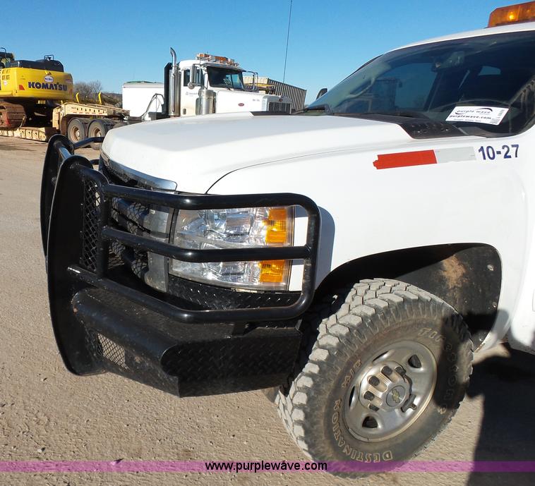 image for item L6809 2010 Chevrolet Silverado 2500HD LT Z71 Ext. Cab pickup truck