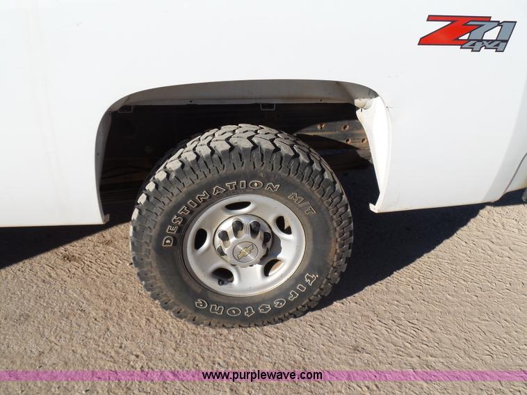 image for item L6809 2010 Chevrolet Silverado 2500HD LT Z71 Ext. Cab pickup truck