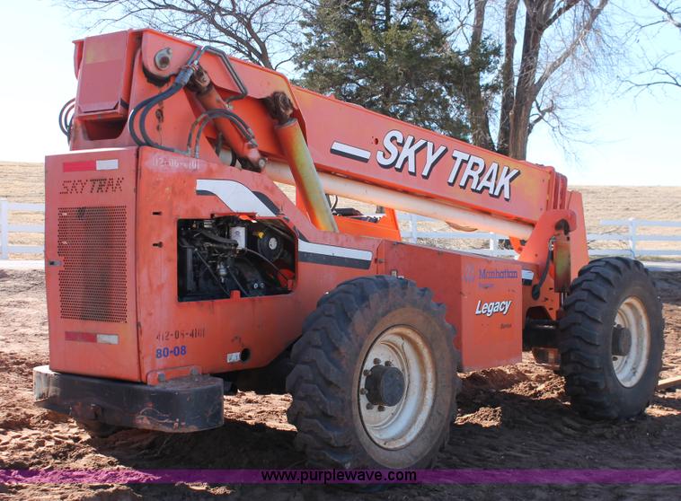image for item L6810 2004 SkyTrak 6042 Legacy telehandler