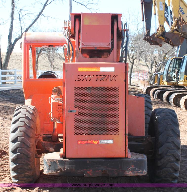 image for item L6810 2004 SkyTrak 6042 Legacy telehandler