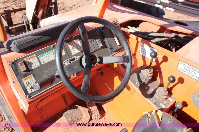 image for item L6810 2004 SkyTrak 6042 Legacy telehandler