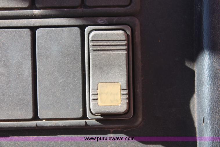 image for item L6810 2004 SkyTrak 6042 Legacy telehandler