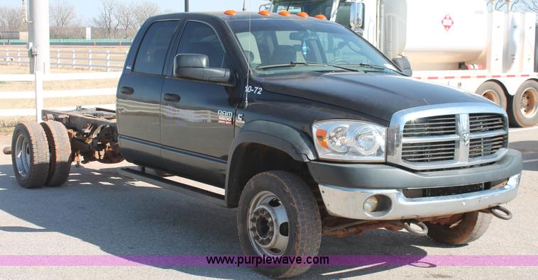 image for item L6811 2008 Dodge Ram 5500 HD Quad Cab truck cab and chassis