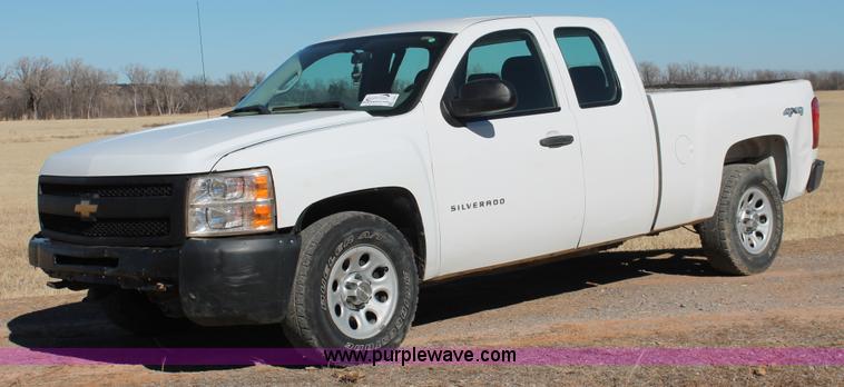 image for item L6814 2011 Chevrolet Silverado 1500 Ext. Cab pickup truck