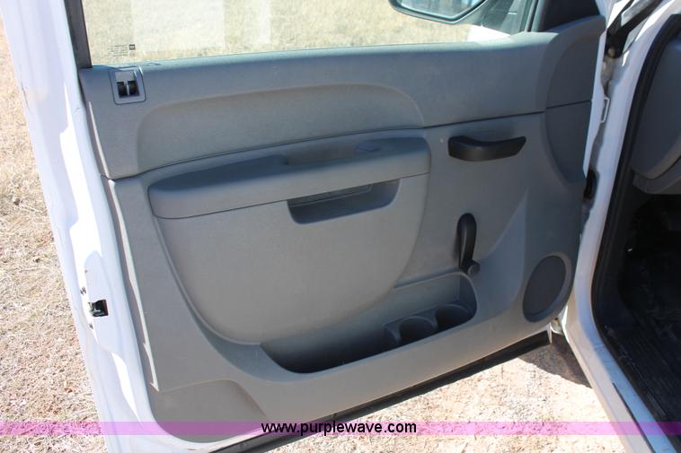 image for item L6814 2011 Chevrolet Silverado 1500 Ext. Cab pickup truck