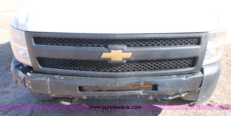 image for item L6814 2011 Chevrolet Silverado 1500 Ext. Cab pickup truck