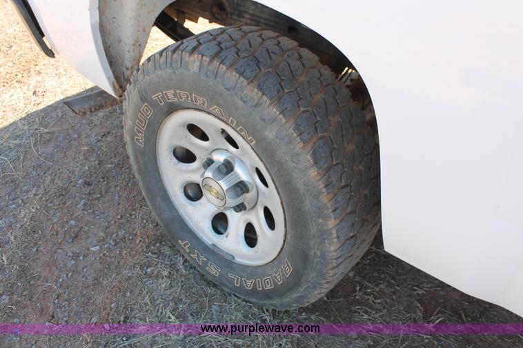 image for item L6814 2011 Chevrolet Silverado 1500 Ext. Cab pickup truck